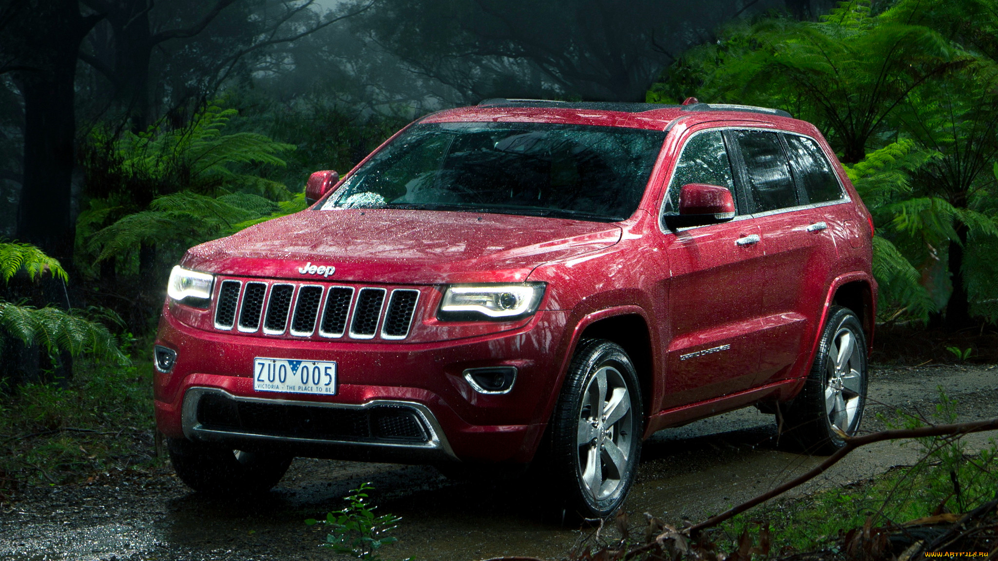 Jeep Grand Cherokee wk2 красный